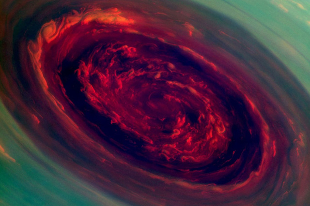 Riesiger Wirbel auf Saturn