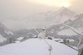 Alpenrand tief verschneit